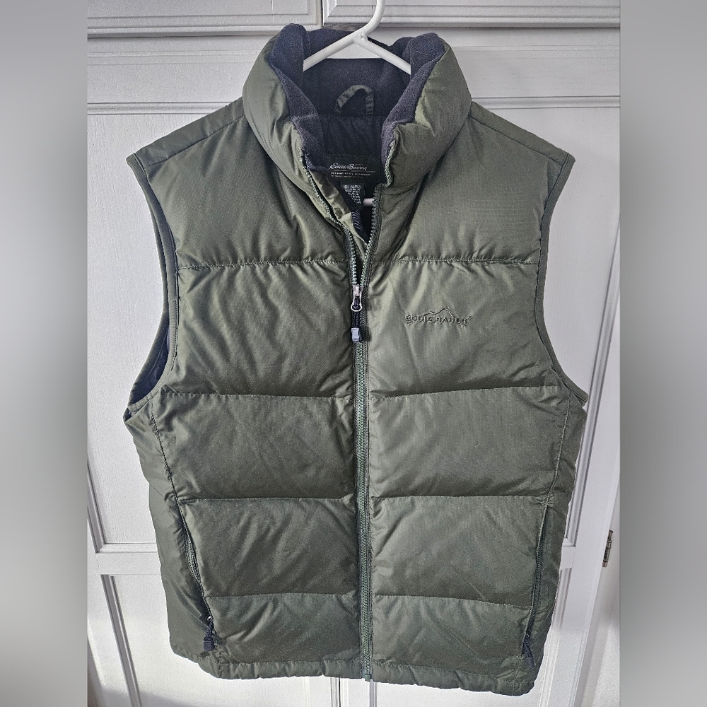 Eddie Bauer Men's Green Puffer Vest